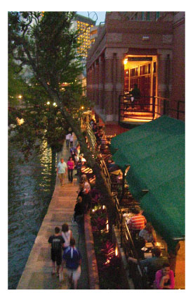 restaurants alongthe San Antonio riverwalk at night